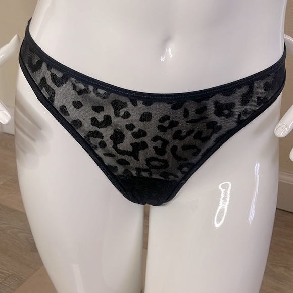 Bra + Thong - Picture 4 of 4